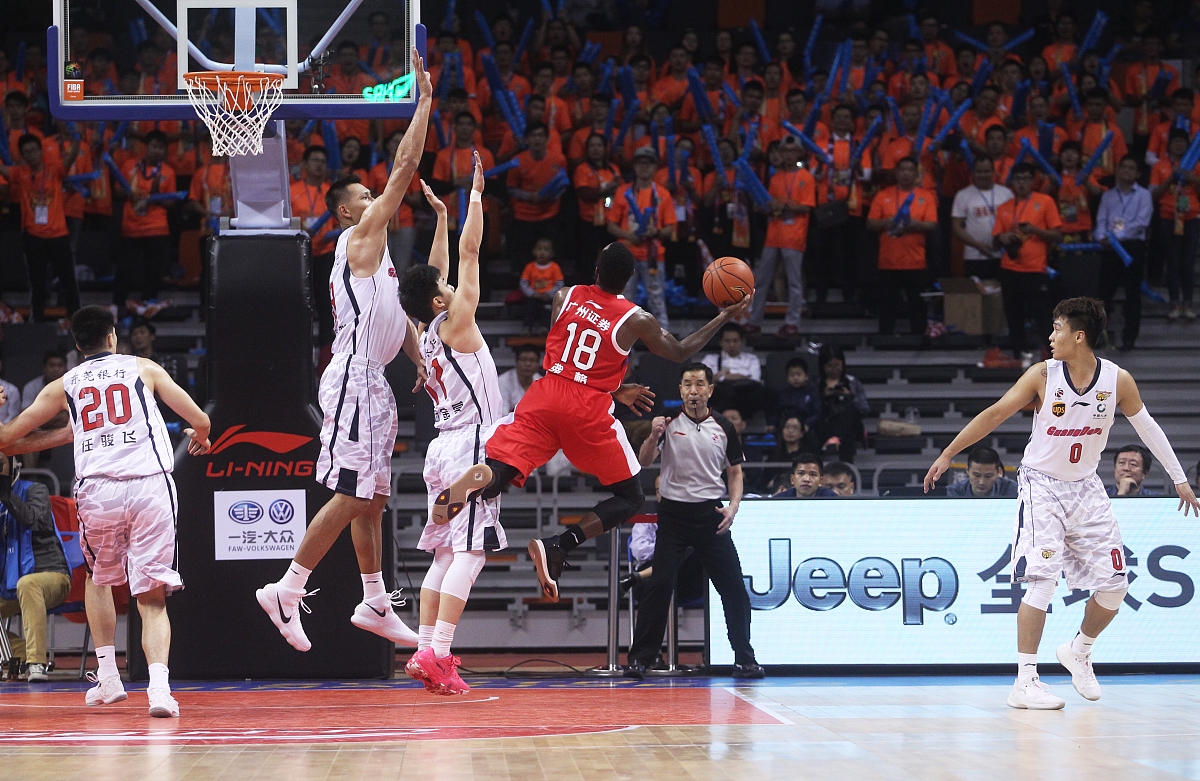 半岛体育足球官网半岛体育app官网-主场作战热火逆转击败篮网，晋级东部决赛的简单介绍