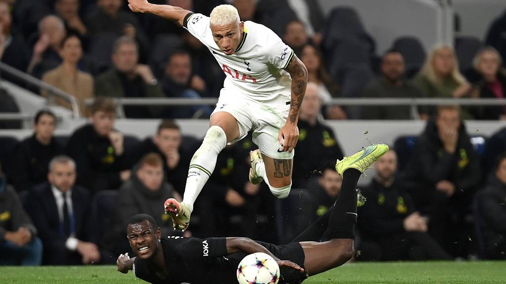 半岛体育app官方下载-伯恩茅斯全取三分，客场收获宝贵胜迹象转好