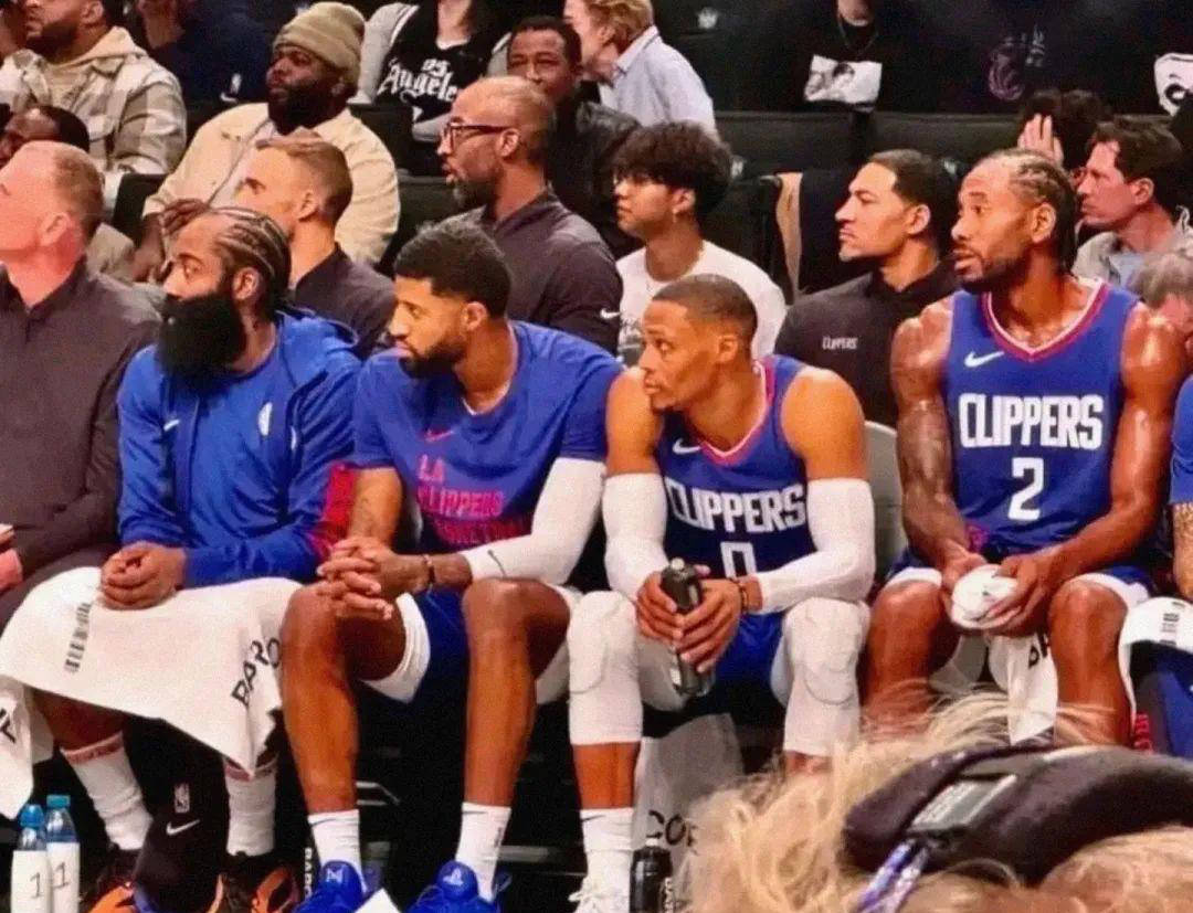 半岛体育官网-包含圣彼得堡队士气高昂，意气风发的词条