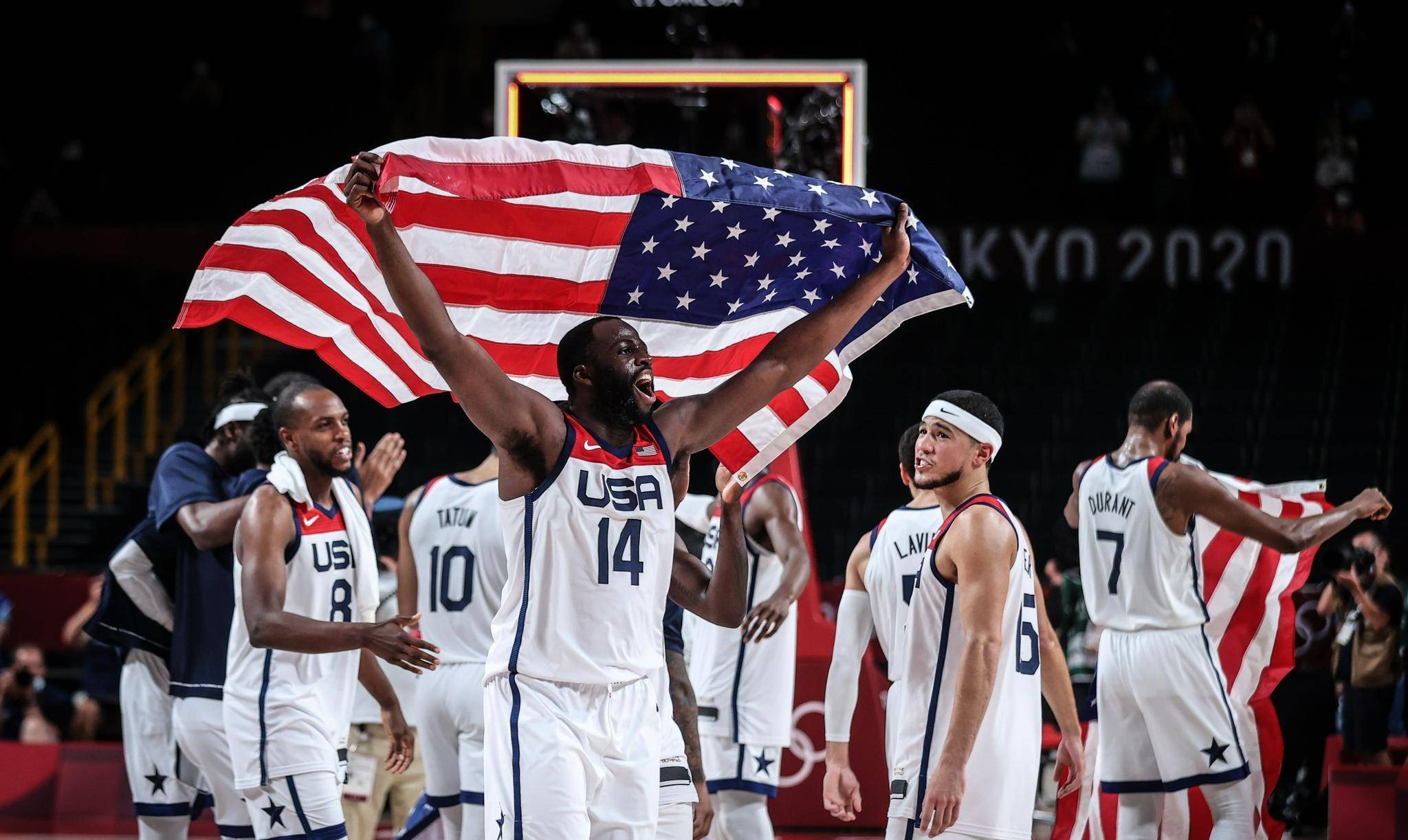 半岛体育平台官网-英雄巨星耀眼发光，赛场上星光璀璨的简单介绍