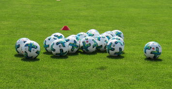 半岛体育在线-恩菲尔德主场优势明显，球迷期待逆转奇迹